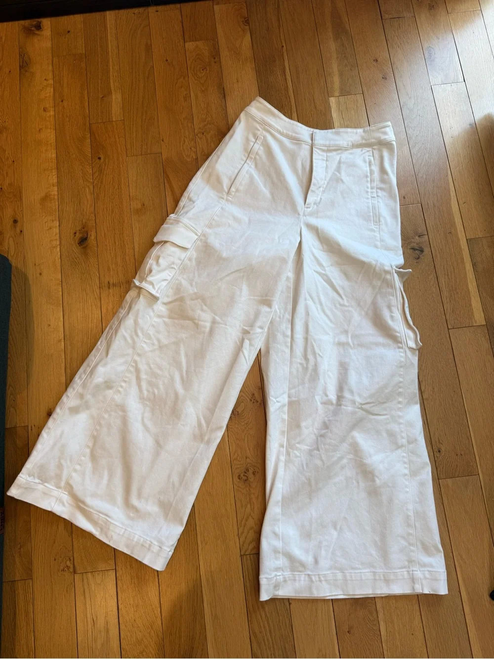 ALO Yoga Off-White Wide-Leg Cargo Pants